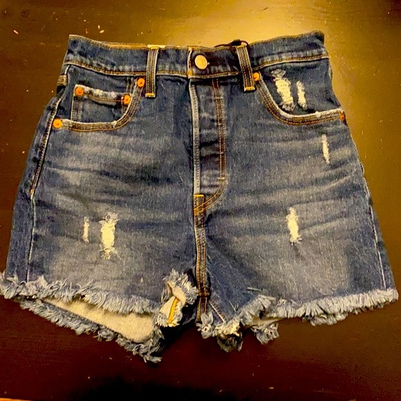 Levi's Ribcage Denim Shorts - Picture 4 of 15